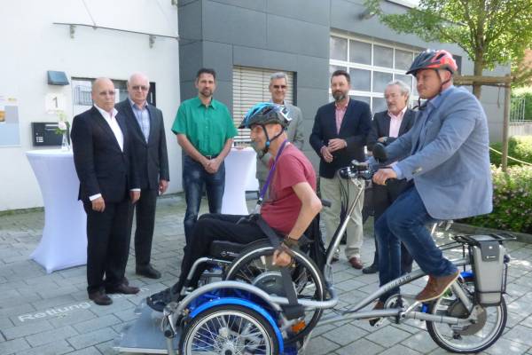 Auf dem VeloPlus: Alfred Schick und Stefan Baumann (Hausleiter der ASB Ulmer Hausgemeinschaften und des ASB Seniorenheimes Brauerviertel).