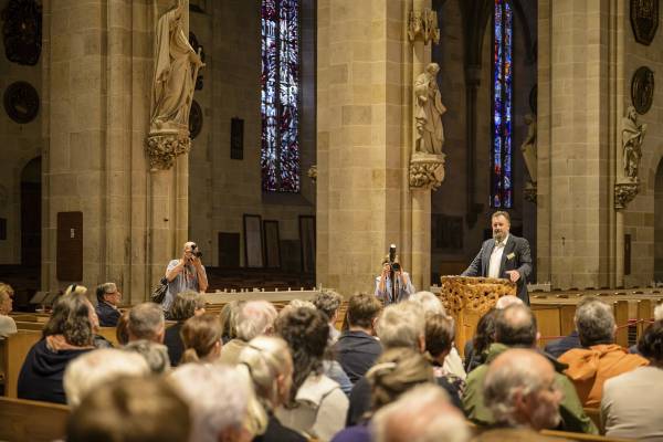 Begrüßung durch Herrn Christoph Baßler - Erster Vorsitzender des ASB Ulm – Begrüßung durch Herrn Christoph Baßler - Erster Vorsitzender des ASB Ulm